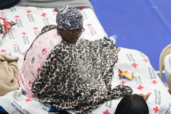 Abarrotados lucen los albergues de Texas tras el paso de Harvey