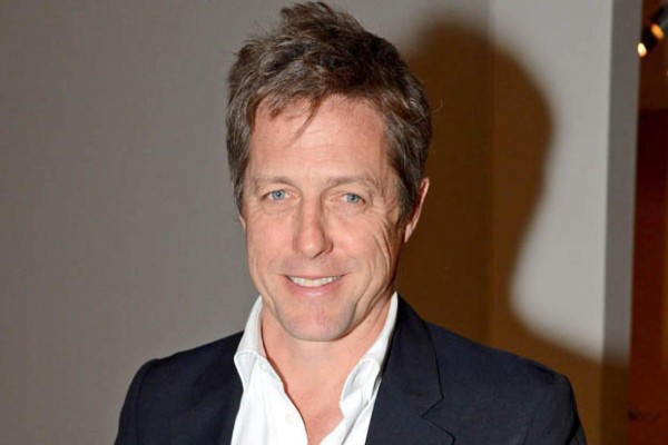 Para las jóvenes no soy un 'sex symbol', sino mera curiosidad, dice Hugh Grant