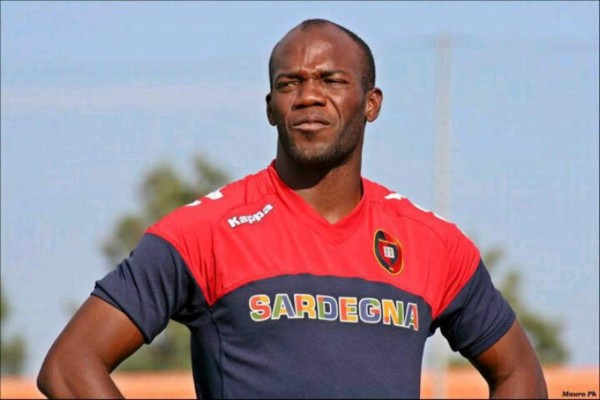 David Suazo es nuevo asistente técnico del Cagliari