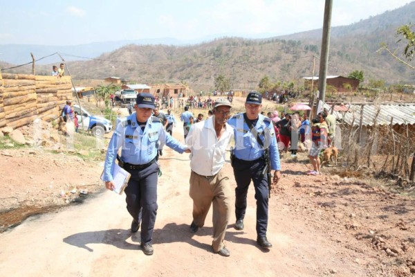 Hombre es hallado asesinado en el solar de su propia casa en la colonia Suyapa de la capital de Honduras
