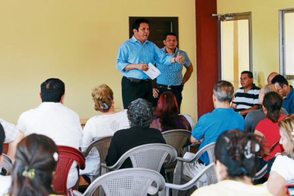 Empresarios exigen seguridad y control de competencia desleal