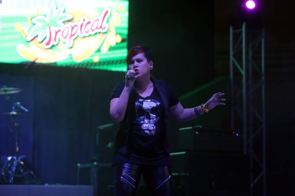 Noche musical con tropical