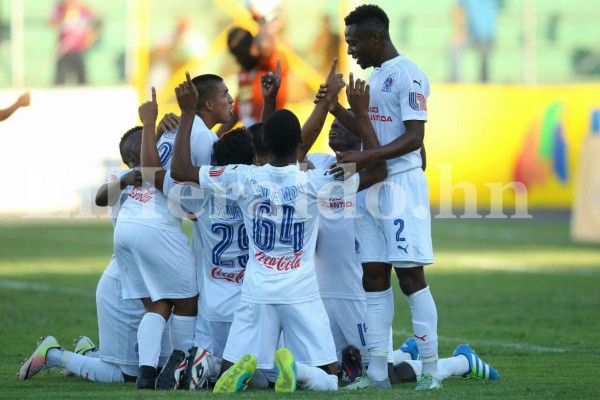 Dos partidos de suspensión para el entrenador de Olimpia Héctor Vargas tras expulsión