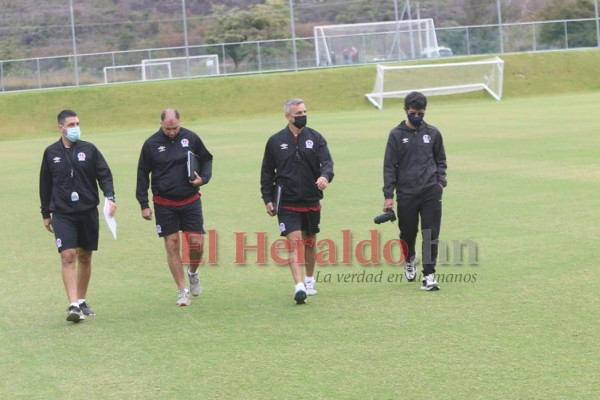 Pablo Lavallén, el nuevo DT del Olimpia, llega a la cueva del León (FOTOS)