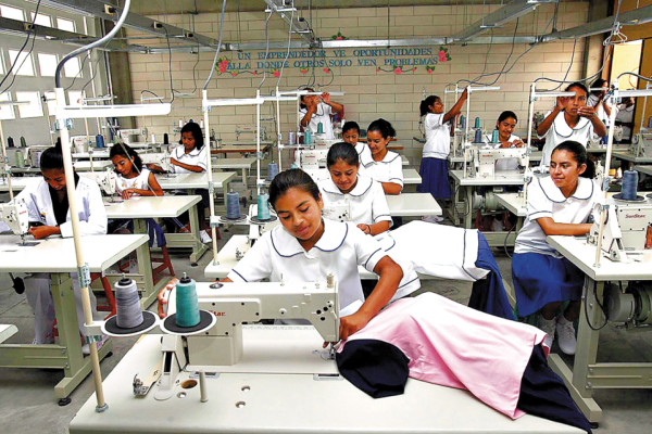 Un centro educativo donde se forman mujeres de bien