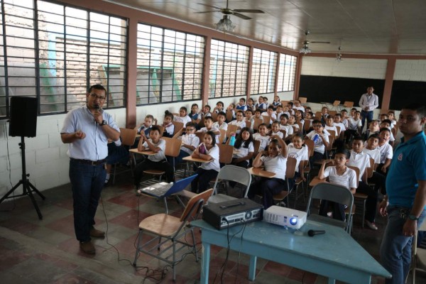Equipos Industriales llegó a la Escuela Tomás Álvarez Dolmo