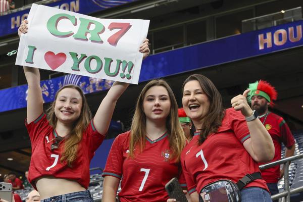Mundial 2026: Cristiano Ronaldo golpea a Messi, Georgina sorprende con sexy foto y locura en Portugal