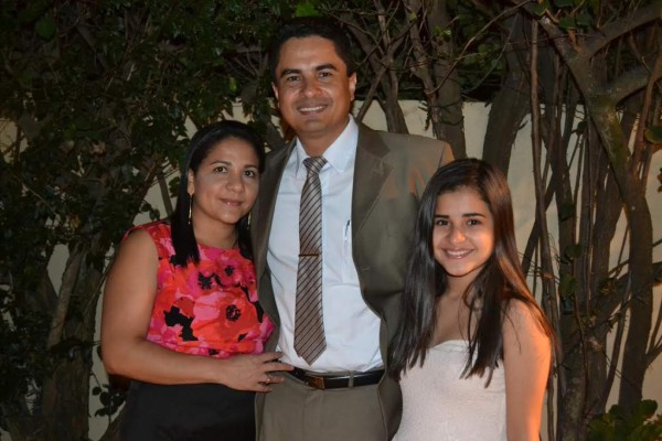 Romántica alianza civil entre David y Ana Ruth