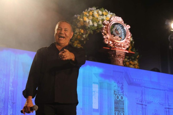 Un festejo lleno de luz y talento para honrar a Suyapita