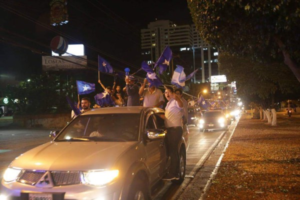 Nacionalistas muestran su apoyo a JOH por tercer día consecutivo