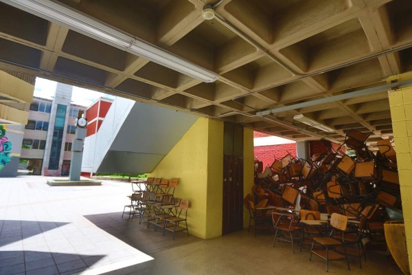 Estudiantes de primer ingreso se preparan para clases en línea en UNAH