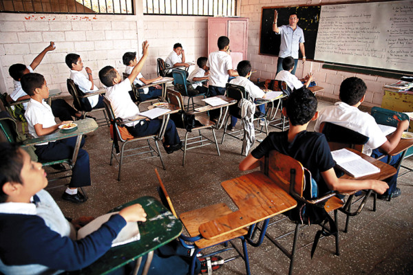 Honduras: Adiós a diplomas de sexto grado