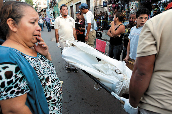 Menor ejecuta a taxista cerca de la Unidad Metropolitana 1 de la Policía