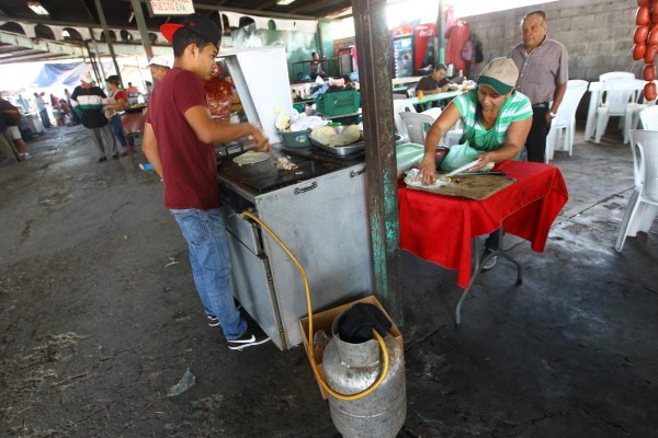 Mercados son una bomba de tiempo, afirman técnicos
