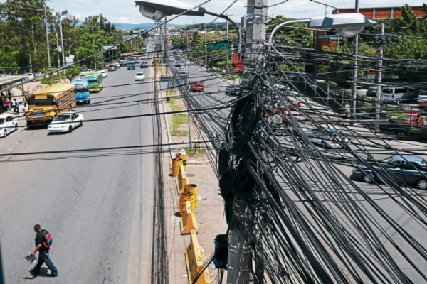 Imposible traspasar en 15 días redes de cables y datos