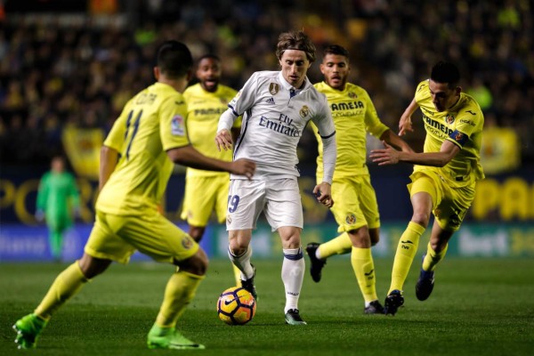 Real Madrid remontó y sigue líder de la tabla en España
