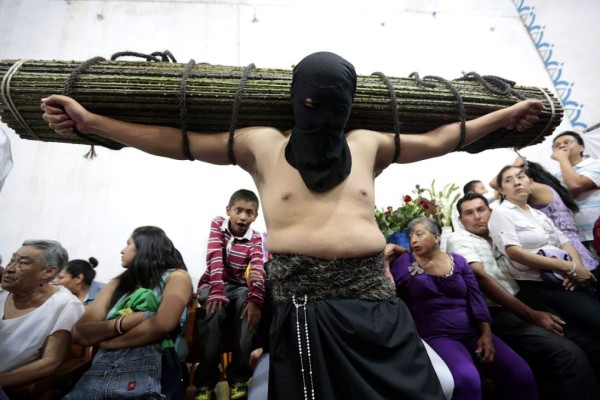 Los Vía Crucis más extremos y dolorosos