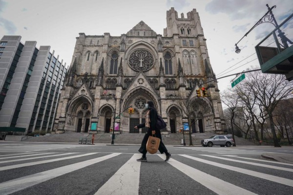 Nueva York habilita imponente catedral para pacientes de Covid-19