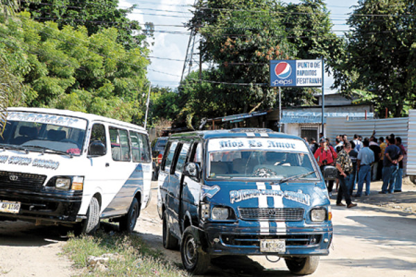 Malhechores acribillan a despachador de autobuses