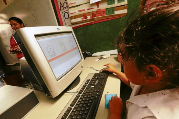 Fiesta cívica y democrática en centros educativos capitalinos