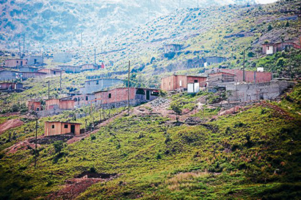Invaden predios en Cerro Grande