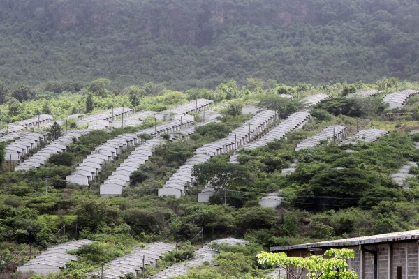 Proyectos fallidos contrastan con alto déficit habitacional