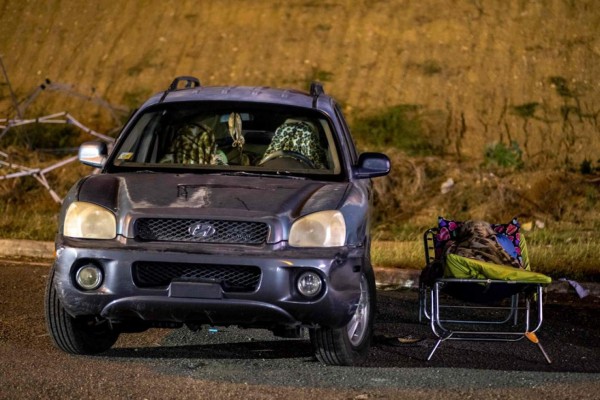 FOTOS: En la calle, afectados por devastadores sismos en Puerto Rico esperan ayuda