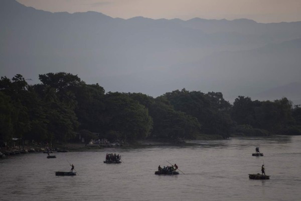 FOTOS: Así es la dura travesía de los migrantes en la frontera entre México y Guatemala