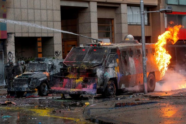 Las fotos más impactantes de las protestas en Chile contra el gobierno