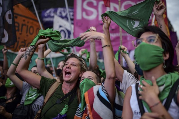 Diputados aprueban legalización del aborto en Argentina