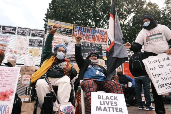 FOTOS: Inician primeras protestas en espera de resultados de las elecciones en Estados Unidos