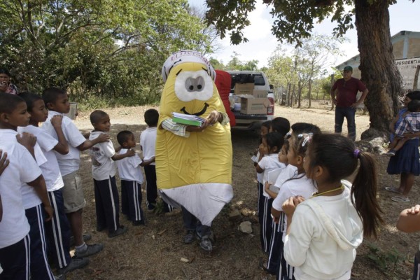 Fiesta escolar en Plan del Rancho con La Maratón del Saber