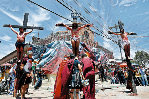 Claman acercarse a Dios para alejar la violencia