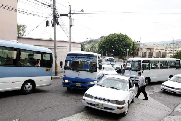 Regularán rutas de buses en el centro de Tegucigalpa