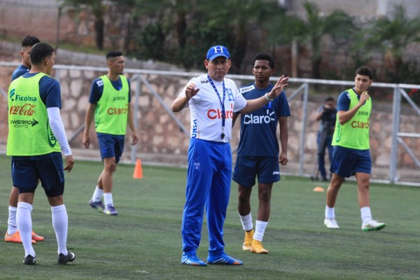 Presidente de Honduras juramenta a los mundialista Sub 20