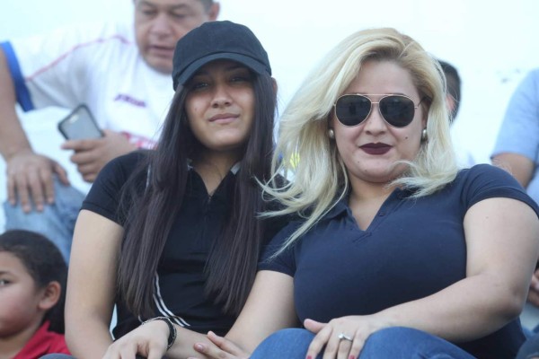 FOTOS: Las bellas chicas que cautivaron en los estadios de Honduras en el inicio del Apertura 2018-19
