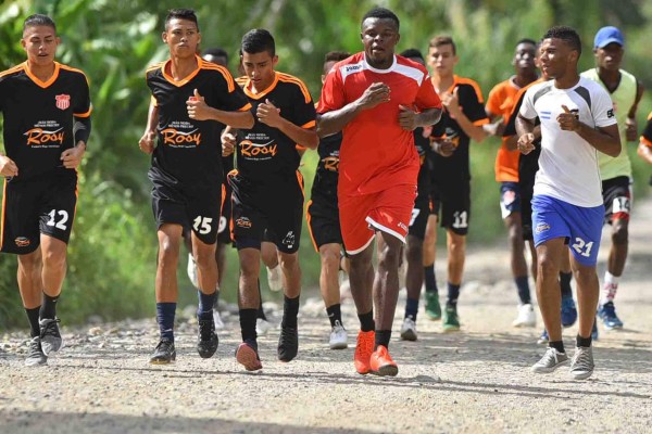 David Fúnez se presenta a pretemporada del Vida porque 'tiene contrato'