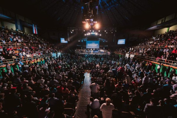 ¿Cómo construyó el apóstol hondureño Guillermo Maldonado su imperio religioso en EEUU?