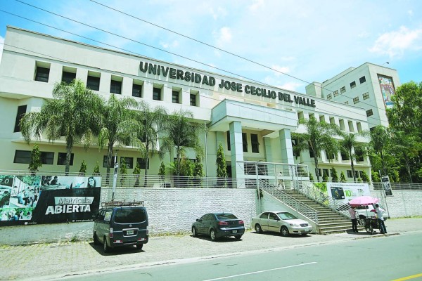 Tegucigalpa entera rinde tributo a los héroes y próceres nacionales