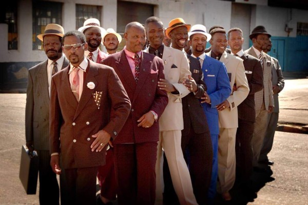 'Los Dandis' de El Congo: Viven en la pobreza con trajes lujosos de alta costura