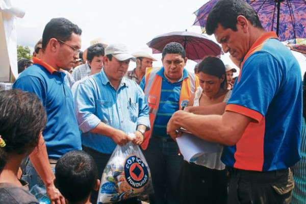 Damnificados de Trojes reciben ayuda de Copeco