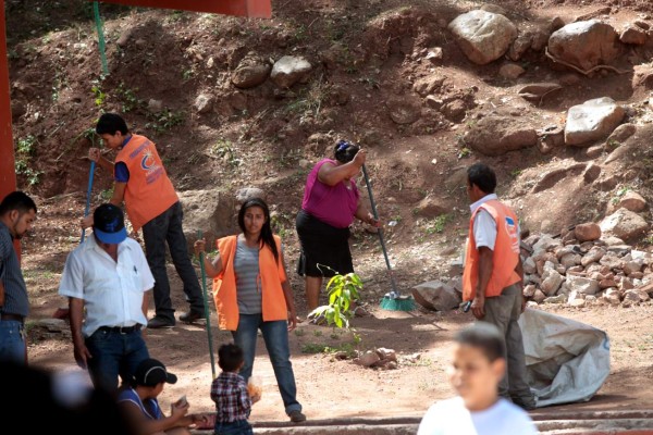 Jornada de limpieza en escuelas amigables