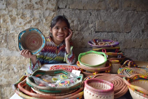 Las Lencas tejen con tradición y cultura