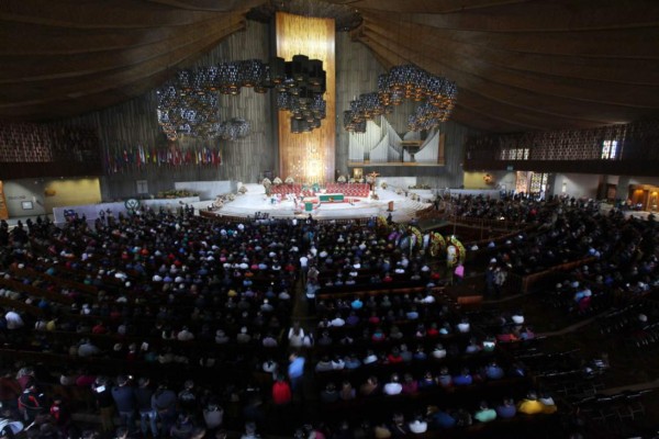 Padres piden por sus hijos desaparecidos a la Virgen de Guadalupe