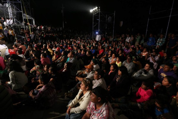 Un festejo lleno de luz y talento para honrar a Suyapita