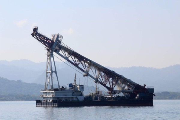 Inician construcción de 350 metros de muelle en Puerto Cortés