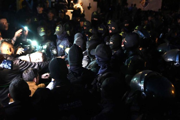 Una trágedia enluta a la familia del presidente de Honduras enmedio de una crisis política