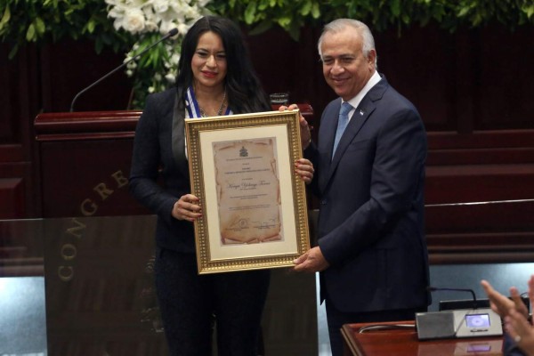 Kenia Torres: 'Un futbolista que jugó en Inglaterra me pidió matrimonio”