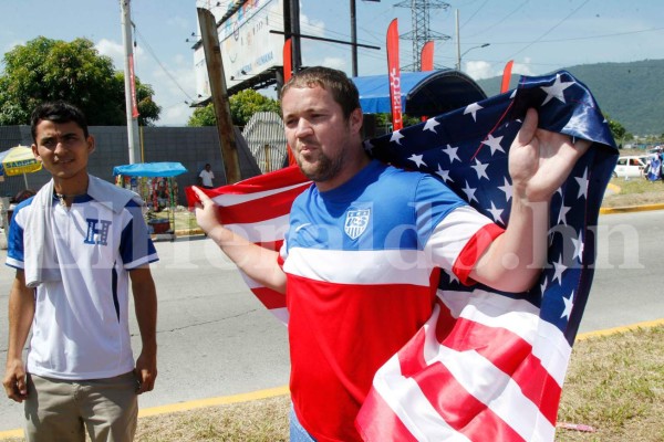Tres gringos varados en la calurosa San Pedro Sula previo al duelo Honduras vs USA
