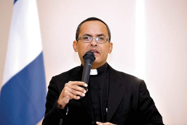 José Antonio Salinas Avery, sacerdote, doctor en teología y párroco de Ojojona